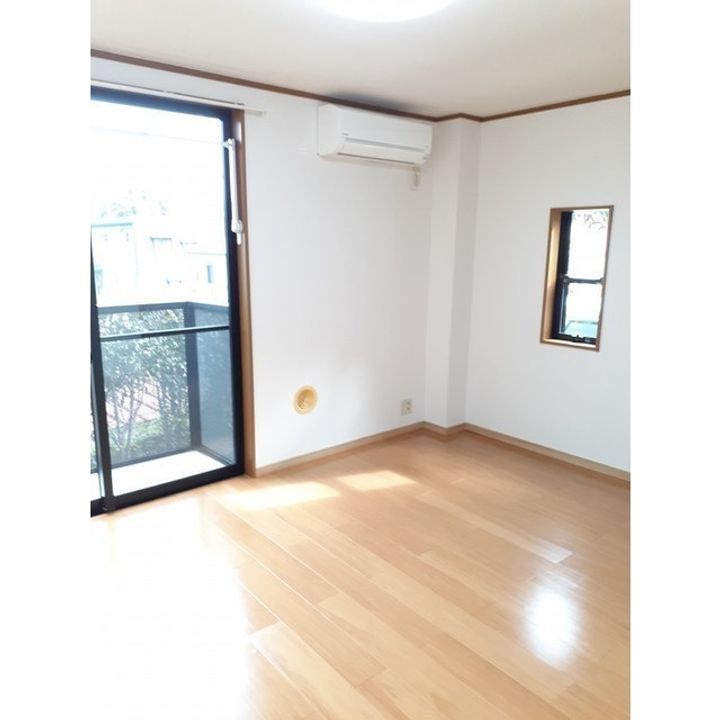 アウロ-ラ02Jの居間