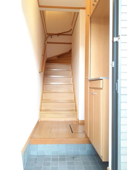 広島県福山市神辺町字徳田(アパート)の賃貸物件の玄関