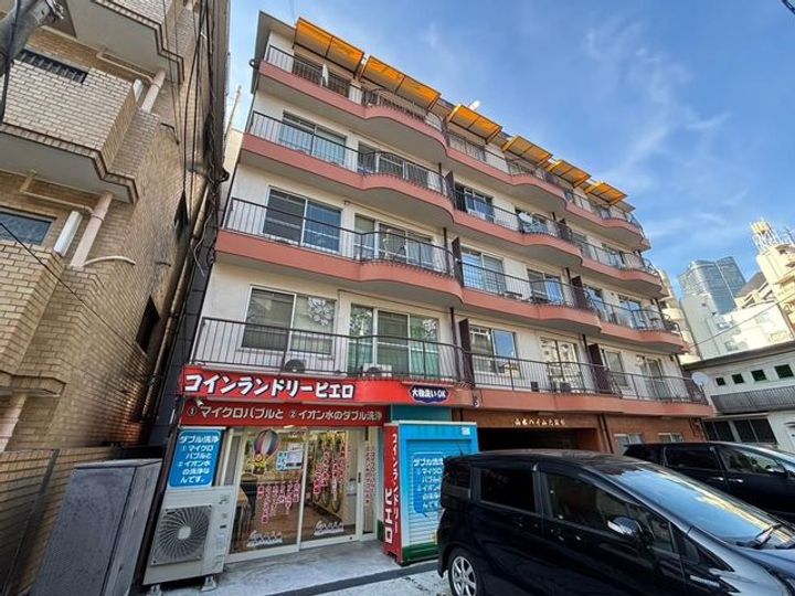 山水ハイム元麻布の外観