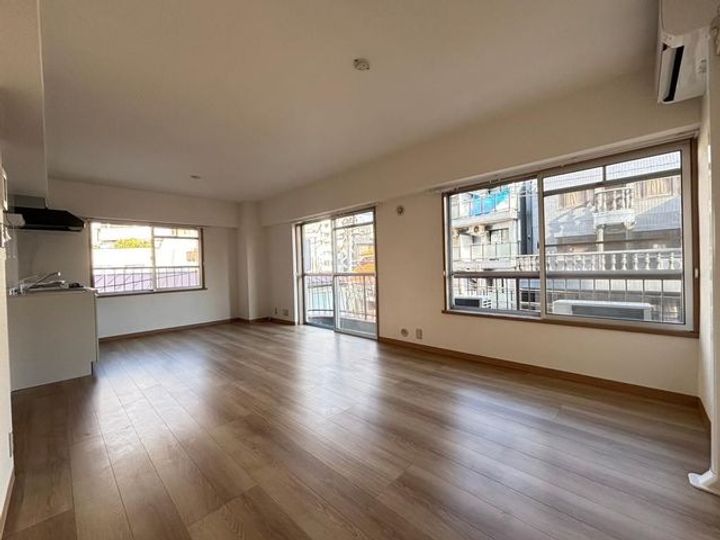 山水ハイム元麻布の居間