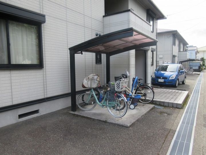 フローラ四月田 A棟の地図