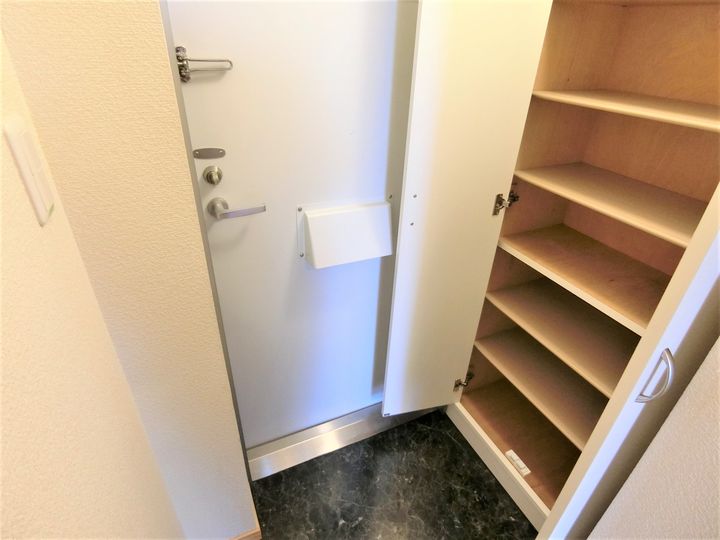 大阪府大阪市旭区高殿2(マンション)の賃貸物件の玄関