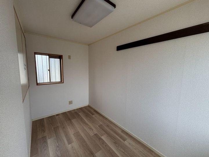 グレンツェント伊島3DKの内装