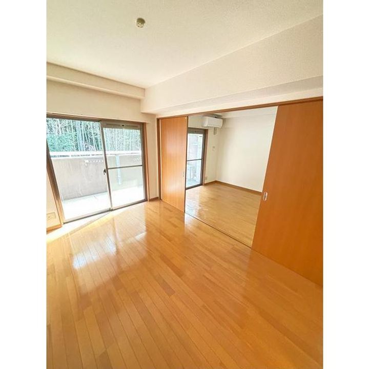 ルイス一番館の居間