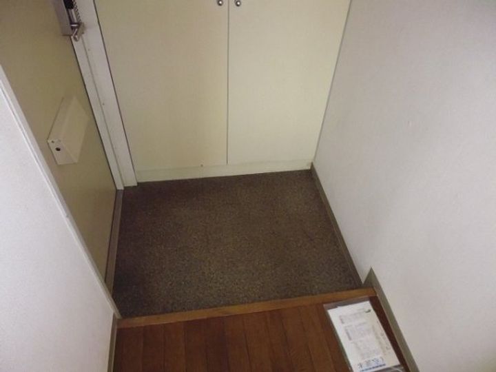 東京都八王子市大和田町4(アパート)の賃貸物件の玄関