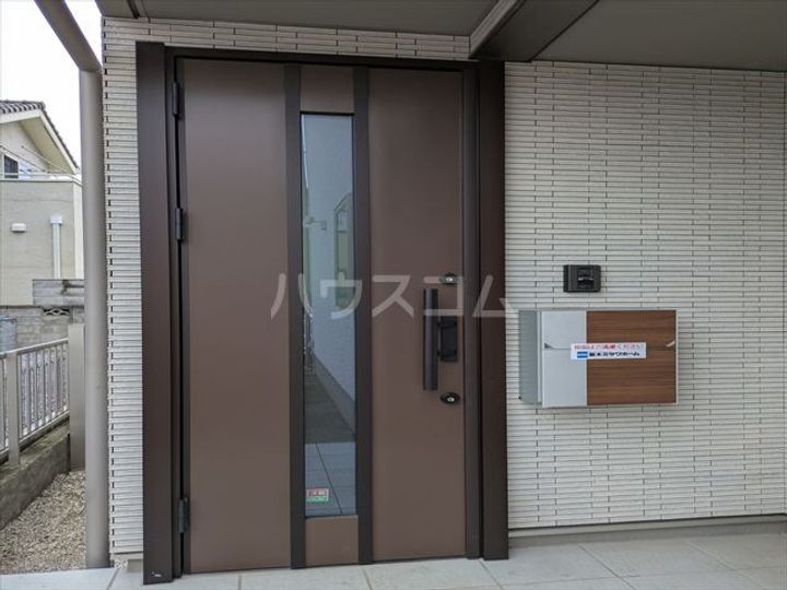 栃木県小山市西城南4(一戸建)の賃貸物件の玄関