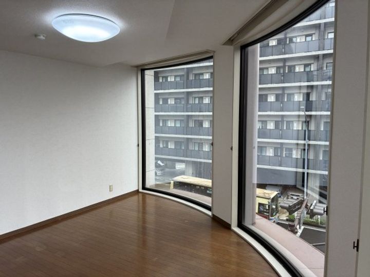 森島ビルIIの居間