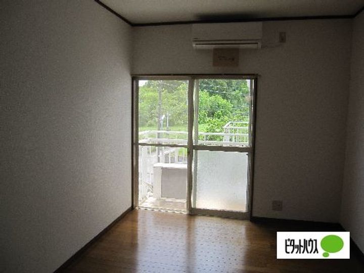 ハイツ稲穂の居間