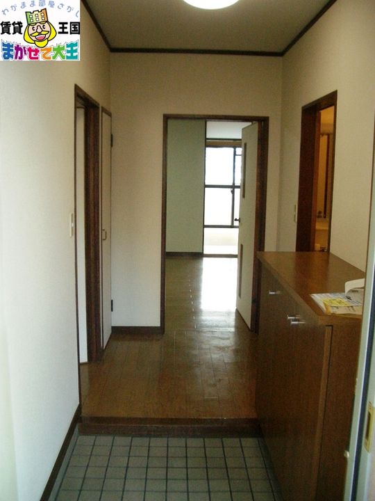 長崎県長崎市葉山1(マンション)の賃貸物件の玄関