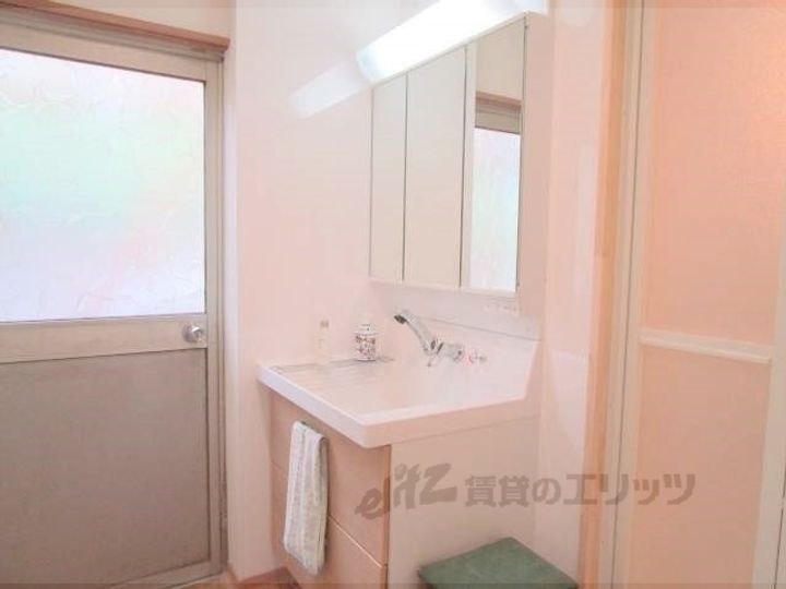 園部町小桜町68-16シェアハウスの内装