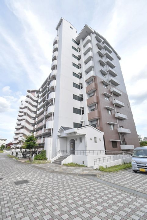 URアーバンラフレ小幡の外観