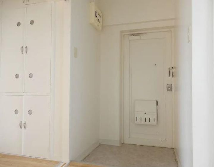 ビレッジハウス中川原2号棟の玄関