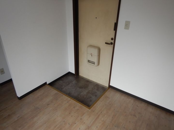 グリーンハイツの玄関