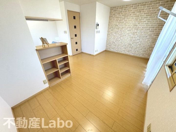 徳島県板野郡松茂町中喜来字稲本(アパート)の賃貸物件の居間