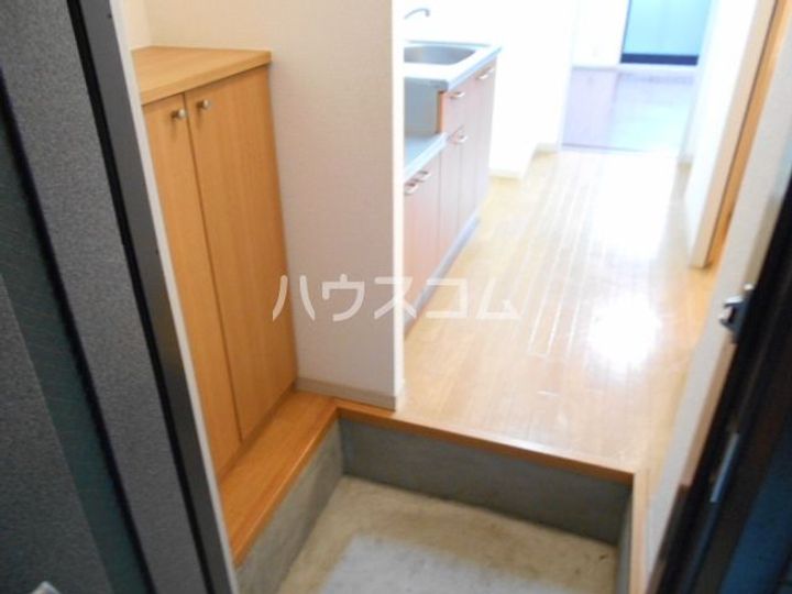 ヴィヴィ・セレサ壱番館の玄関