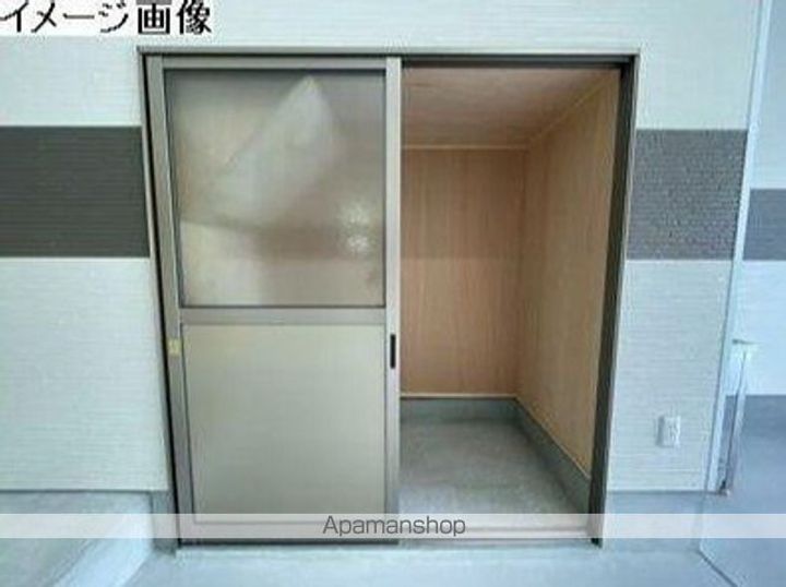 ガレージハウスコスモの玄関