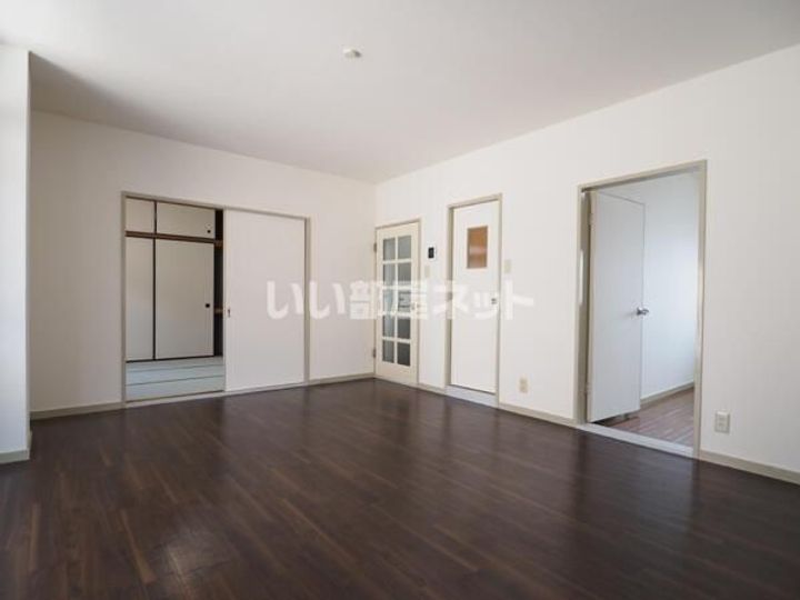 埼玉県桶川市泉1(マンション)の賃貸物件の居間