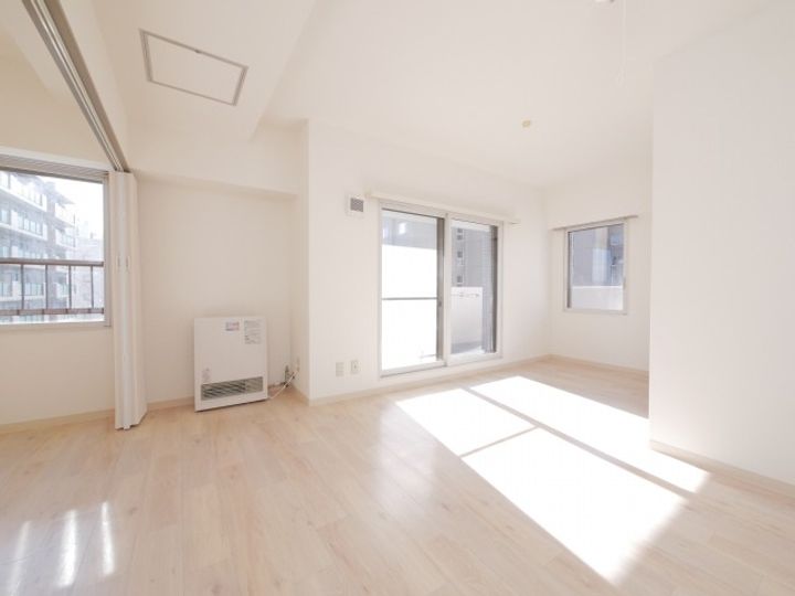 北海道札幌市中央区南十三条西1(マンション)の賃貸物件の居間