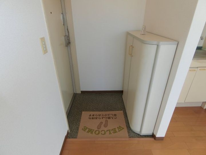 サンライズマンションの玄関