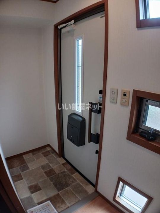 兵庫県小野市片山町(アパート)の賃貸物件の玄関