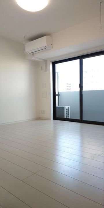 TS 5th Buildingの居間