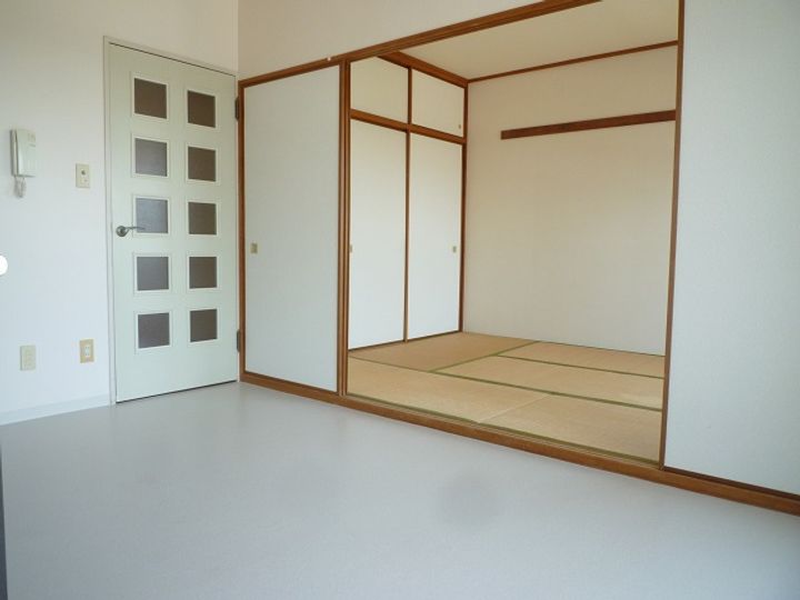 ホーユウパレス本庄の居間