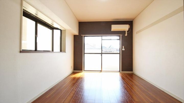 プリムベール湊町の居間