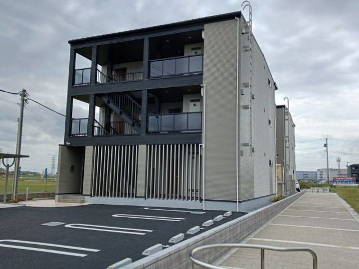 埼玉県吉川市大字高久(アパート)の賃貸物件の外観