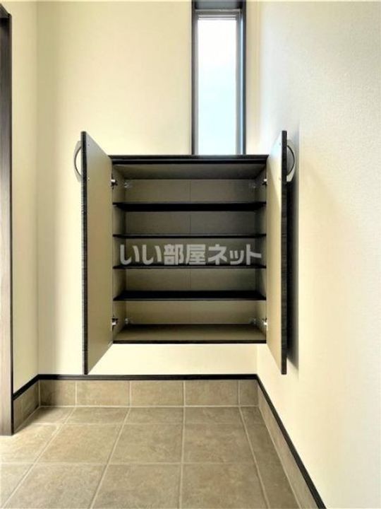 栃木県佐野市赤見町(アパート)の賃貸物件の玄関