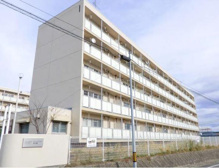 ビレッジハウス中川原2号棟の外観