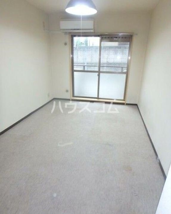 ヴァンハウス白楽の居間