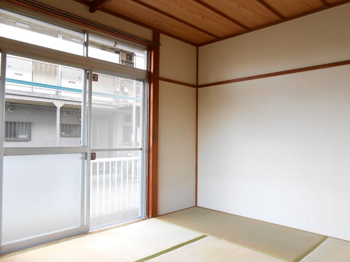 第五北岡ハイツの居間