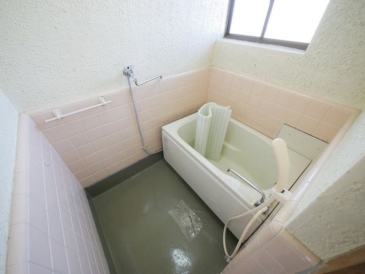 内山商店ビルの風呂