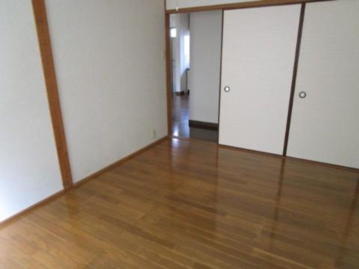 愛媛県宇和島市泉町3(アパート)の賃貸物件の居間