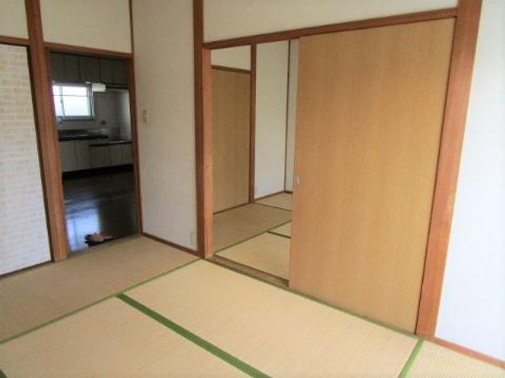 愛媛県宇和島市泉町3(アパート)の賃貸物件の居間
