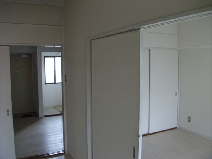 岡山県岡山市北区奥田本町の賃貸マンションの内装