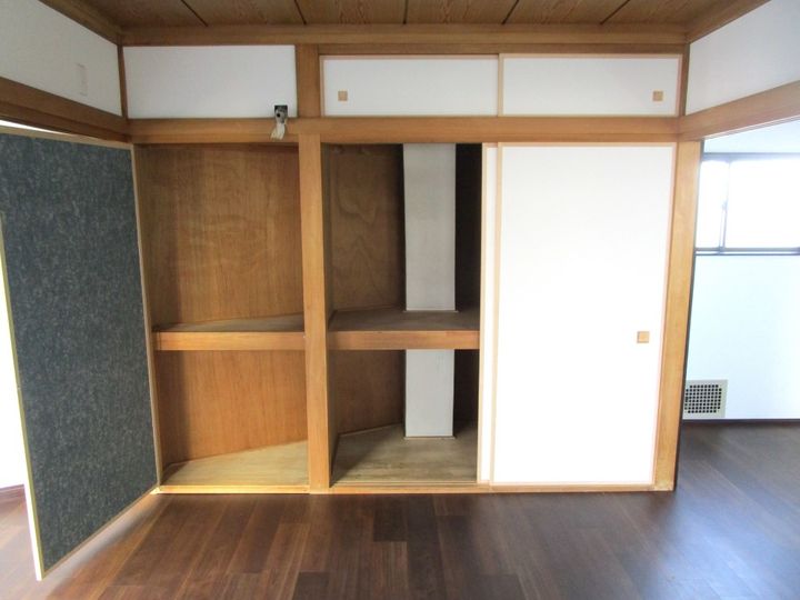 喜久屋ビルの内装