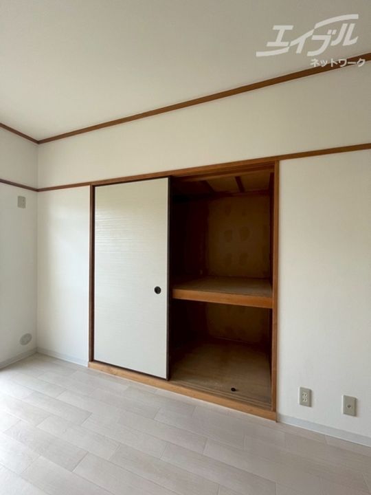 パレス摂津庄屋の内装