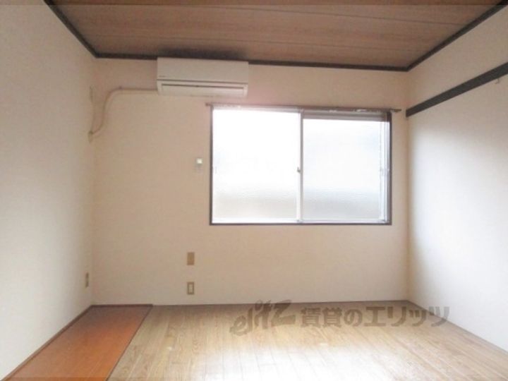 エステートシバタの居間