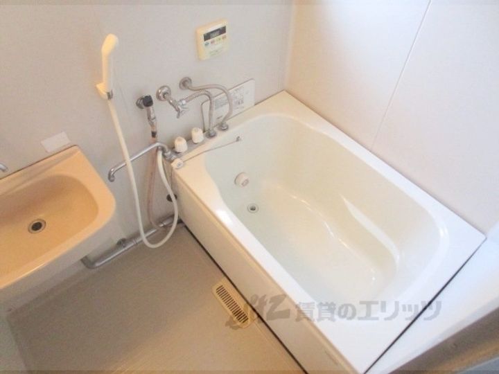 エステートシバタの風呂