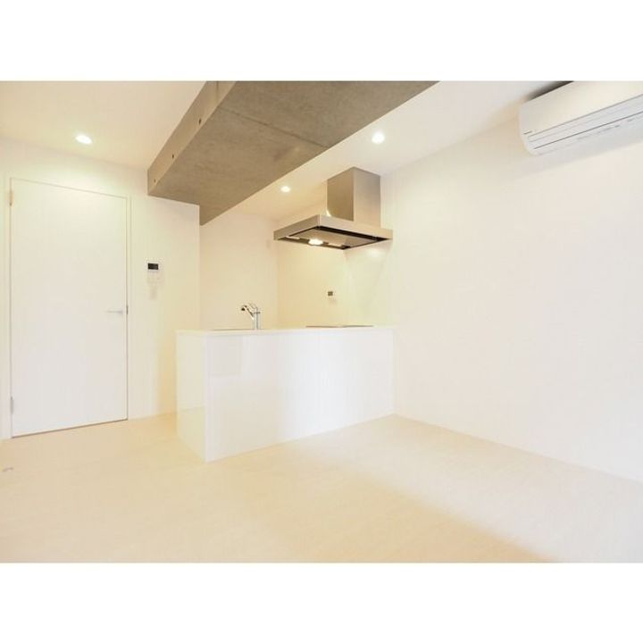 新潟県新潟市中央区一番堀通町(マンション)の賃貸物件の居間