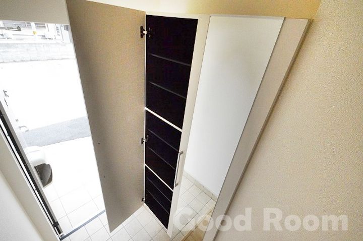 徳島県徳島市八万町川南(アパート)の賃貸物件の玄関