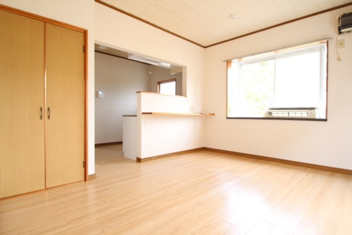 ラベンダーハイツ A棟の居間