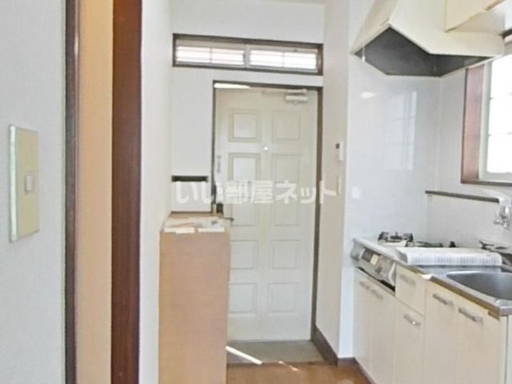 ジュネパレス島Iの玄関