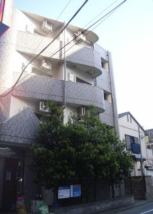 インペリアル河辺IIの外観