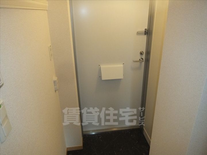 大阪府高槻市氷室町1(マンション)の賃貸物件の玄関