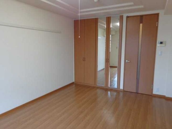 神奈川県平塚市東八幡1(マンション)の賃貸物件の居間