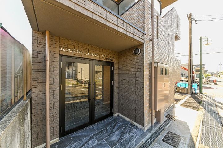 シーズンコート野並の地図