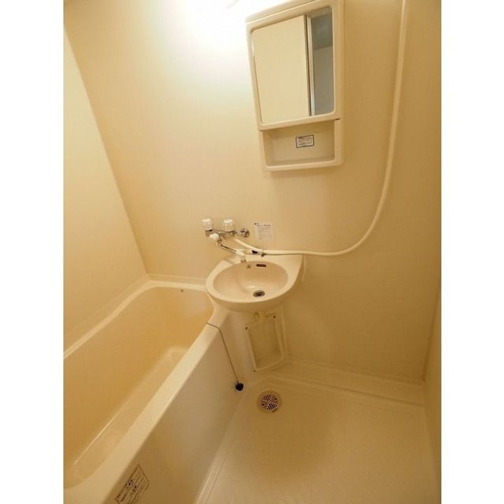 新潟県新潟市中央区学校町通3番町(アパート)の賃貸物件の風呂