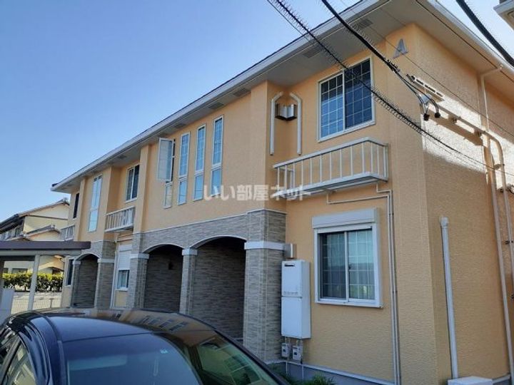 ラ・カンパーニャ A棟の外観